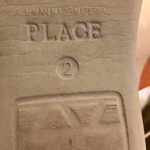 Children’s Place Rubber Velcro Waterproof Straps Sandals - Picture 3 of 3